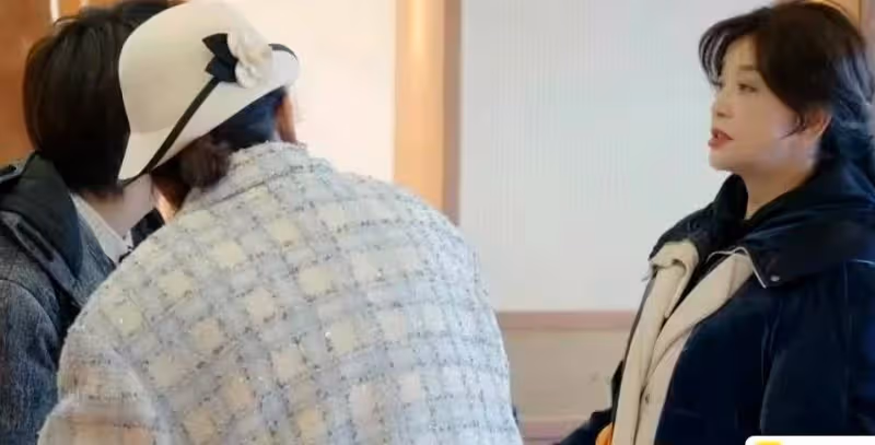 《一路繁花》一個火了,一個塌房了?