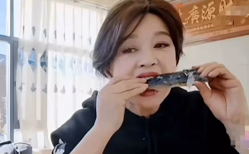 《一路繁花》一個火了,一個塌房了?