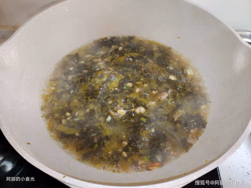 天冷不想炒菜時,就喜歡這樣煮一鍋!熱乎暖身、爽滑又扛餓,省錢省事味道十足