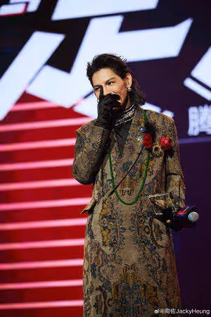因為是向華強兒子! 向佐曝「童年被孤立」家長當他面嫌棄超傷人