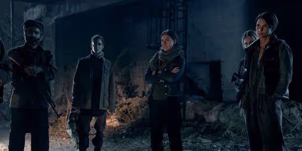 性感女神隔18年再合作《007》導演 「全女性美軍」飛阿富汗救人