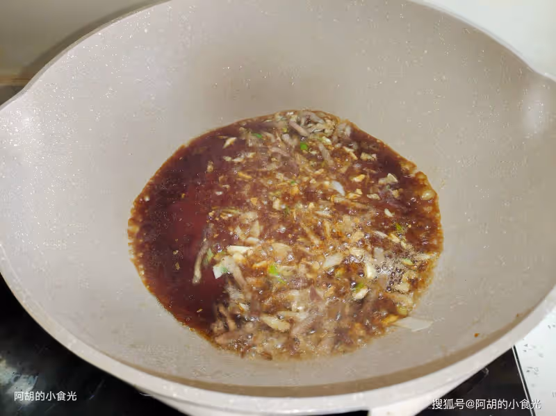 天冷就適合來這一鍋,賽過吃魚吃肉!食材簡單、嫩到在嘴裡打滑,熱乎乎地吃個精光