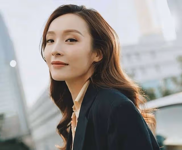 又走一個!TVB知名女星正式宣布離巢,談合約展開拉鋸戰最終談崩