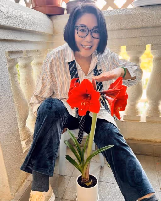 TVB初代花旦自曝遇網騙！「荷媽」上身智斗騙徒，網民盛讚其精明