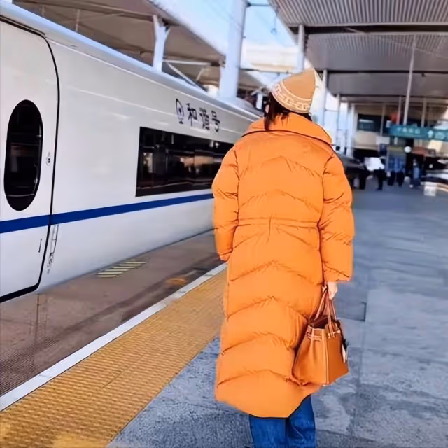 這一次，「老少戀」的殘酷現實，在52歲的牛莉身上體現得淋漓盡致