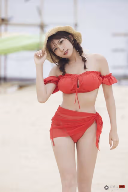 南台最頂啦啦隊女神大突破脫了！黑泳裝曲線太殺　粉絲直呼受不了！