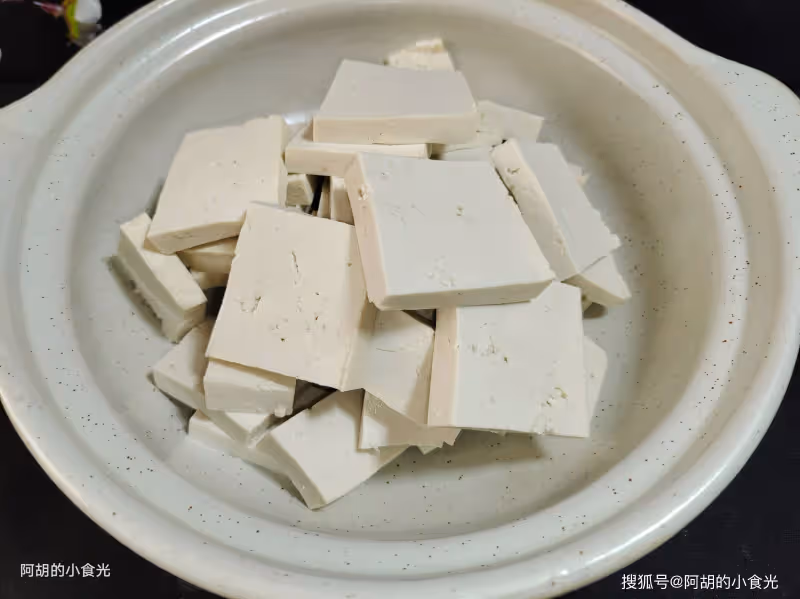 天冷我家常做的一道素菜,便宜又好吃!熱熱乎乎、滿口軟嫩好味道,又是一道搶手好菜