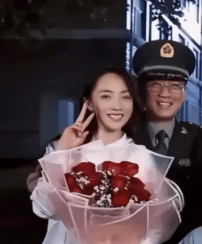 還想瞞多久?「戲裡」是父女,「戲外」是夫妻,關係公開孩子八歲