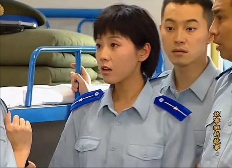 鄒偉與閆妮離婚18年，他再婚生子獲幸福，她情路坎坷至今未婚