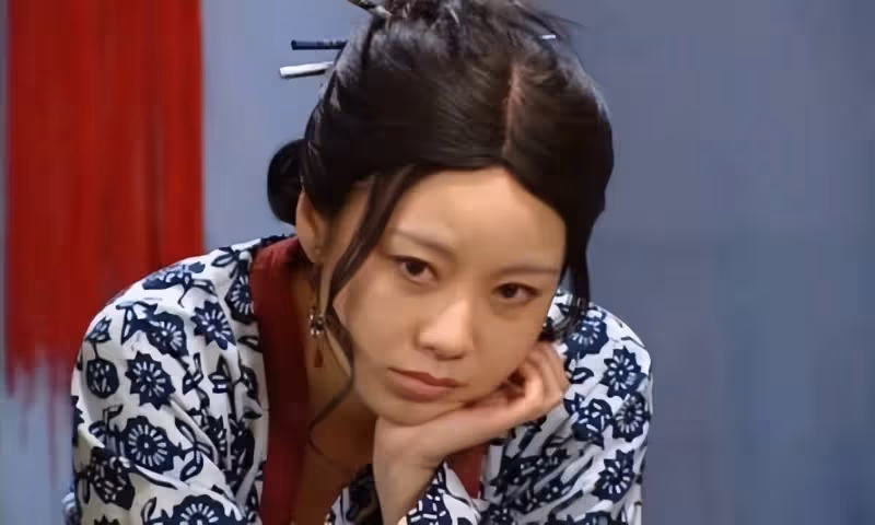 鄒偉與閆妮離婚18年,他再婚生子獲幸福,她情路坎坷至今未婚