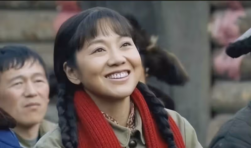 鄒偉與閆妮離婚18年,他再婚生子獲幸福,她情路坎坷至今未婚