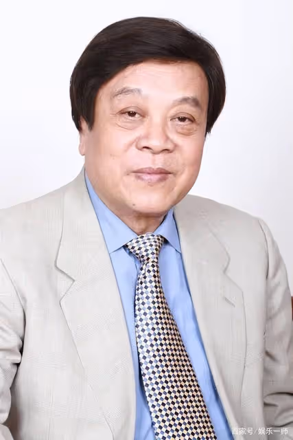 2019年趙忠祥大腿疙瘩刺痛,一查已是癌症晚期,短短兩月奪去生命