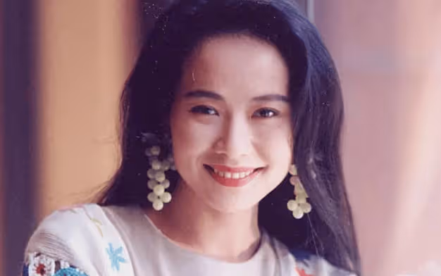 丈夫「偷腥8次」卻說「感到幸運」,寧願領養孩子也要丁克,葉童在追求什麼樣的婚姻?