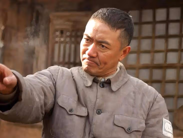 《亮劍》20年後，兩位演員遺憾離世，漂亮的「秀芹」低調嫁人