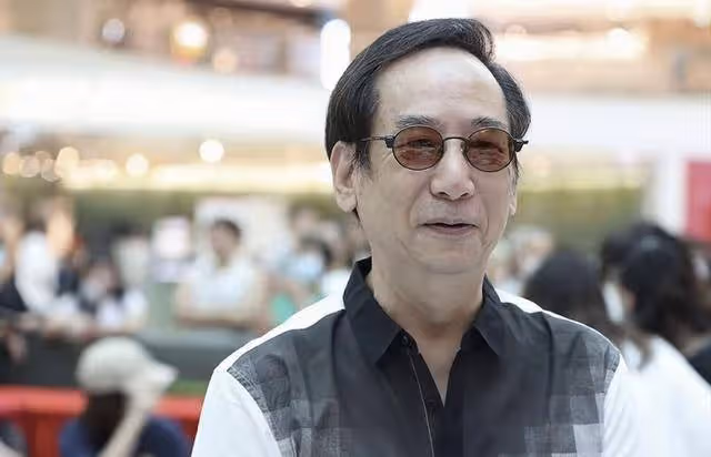 香港知名老戲骨四處走穴賺錢,TVB工資低無法養家,至今無房無車