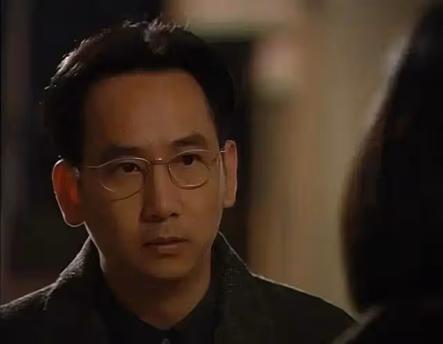 香港知名老戲骨四處走穴賺錢，TVB工資低無法養家，至今無房無車