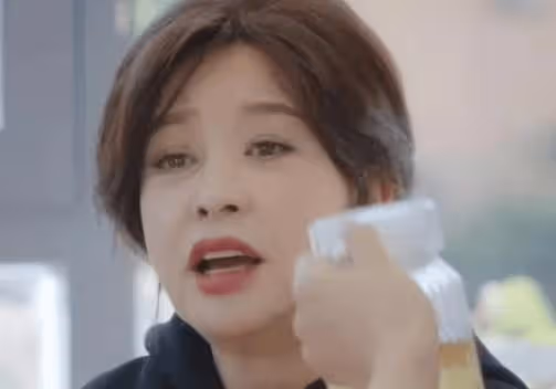 《一路繁花》劉曉慶和李小冉打起來了嗎?李小冉掛臉怎麼回事