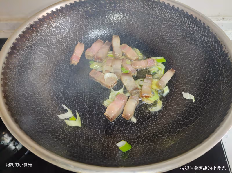 天冷最喜歡這道一鍋出,比大魚大肉搶手!食材豐富多樣、有湯有菜熱乎乎,鮮美好吃又好做