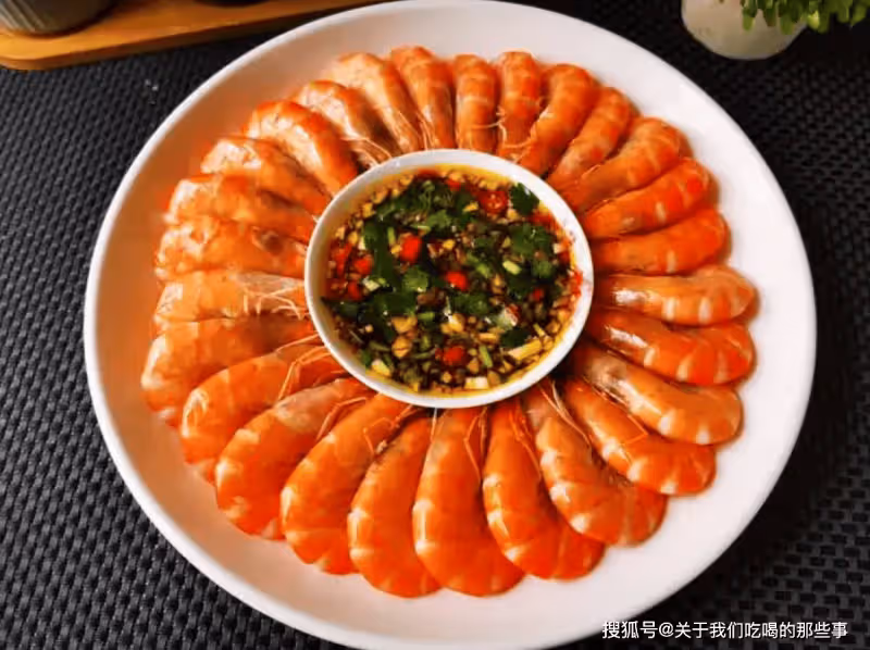 水煮蝦,開水下鍋還是冷水下鍋?教你正確做法,蝦肉鮮美Q彈不腥