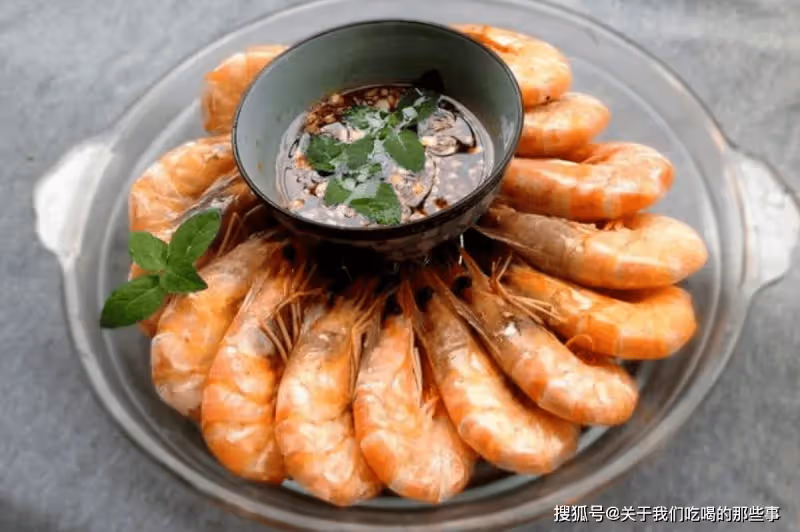 水煮蝦,開水下鍋還是冷水下鍋?教你正確做法,蝦肉鮮美Q彈不腥