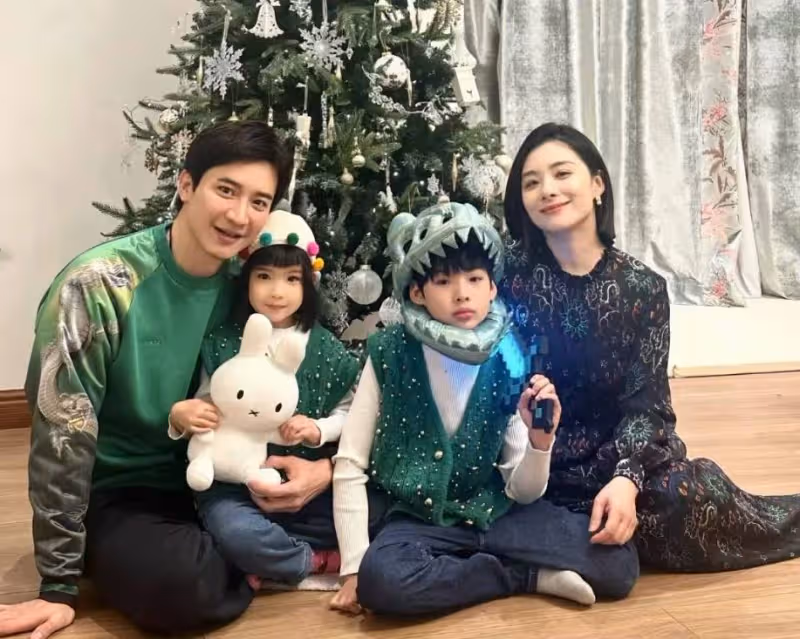 劉璇老公曬一家四口出遊照，倆兒女長得像媽媽，都是高顏值萌寶