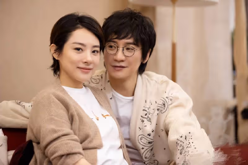 劉璇老公曬一家四口出遊照，倆兒女長得像媽媽，都是高顏值萌寶