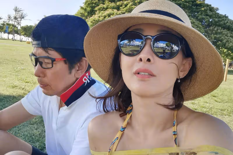 牛莉曬與丈夫合照,親自闢謠離婚,老戲骨也炒作?還被質疑整容