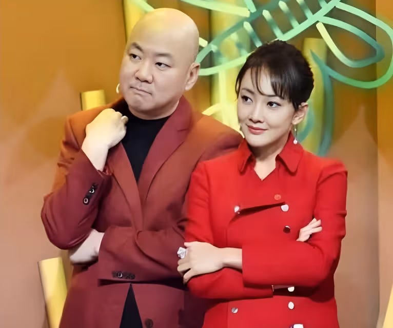 牛莉曬與丈夫合照，親自闢謠離婚，老戲骨也炒作？還被質疑整容