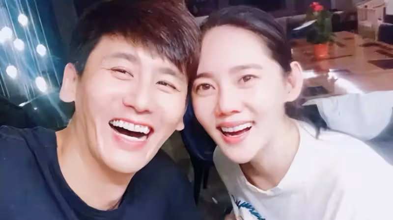 秋瓷炫一家5口同住北京新房,做飯先端給公公婆婆,於曉光享福了