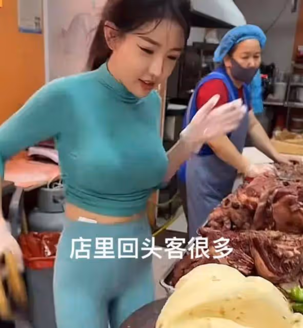 河北「驢肉西施」憑美貌走紅,顧客絡繹不絕,同行無奈:學不來
