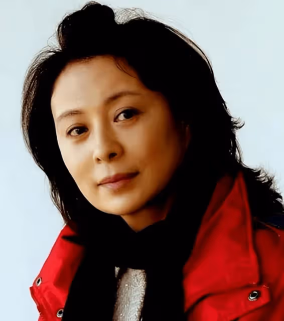 劉佳國家一級演員,和富豪結婚37年零緋聞,如今兒子是驕傲