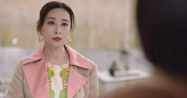 可惜!TVB女星入行24年遺憾失落獎項,頒獎禮秀豐滿上圍更險走光