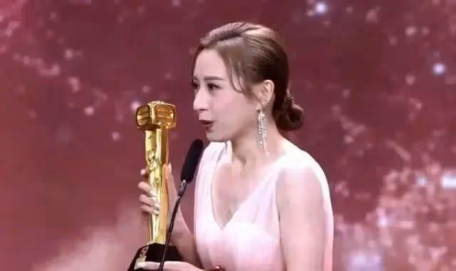 龔嘉欣擊敗楊茜堯爆冷奪視後!最佳劇集被罵TVB太墮落