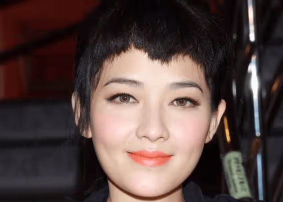 16年前,那個「決定不婚不育、割掉子宮」的31歲女明星范曉萱,如今後悔了嗎?