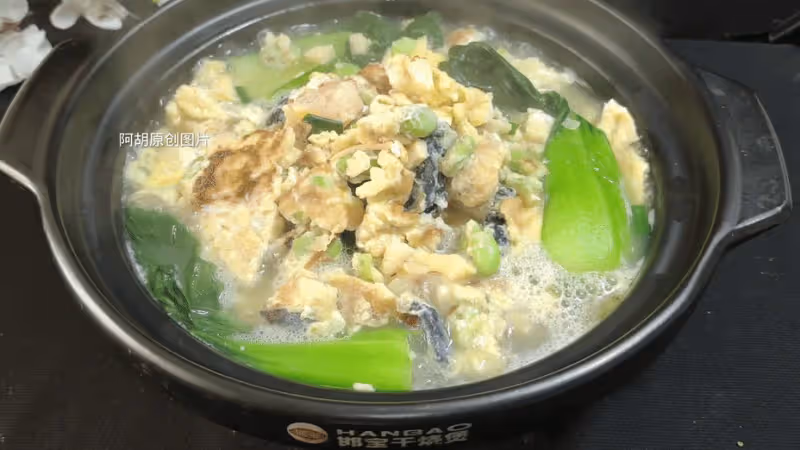 天冷太適合吃這菜了,食材豐富一鍋出,滿口鮮嫩、每一口都是精華,熱乎乎一鍋吃個精光