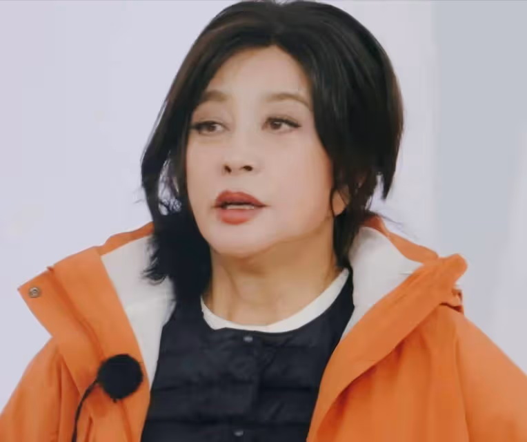 被李小冉狂罵十分鐘不還嘴，劉曉慶真面目暴露，陳佩斯的話應驗了