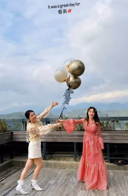 蔡依林一家為媽媽慶70大壽，蔡媽媽比耶狀態好