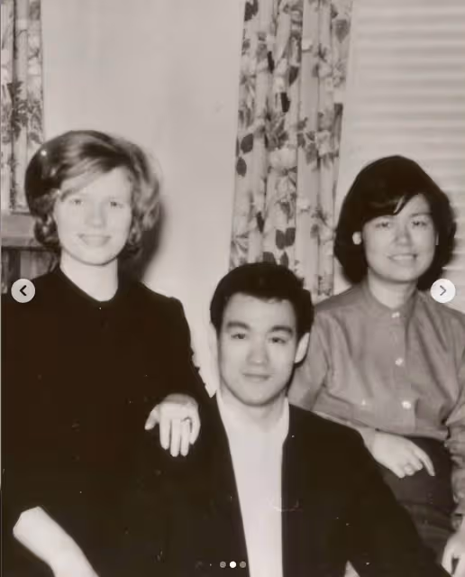 李小龍二姐李秋鳳去世，女兒李香凝曬舊照悼念姑姑