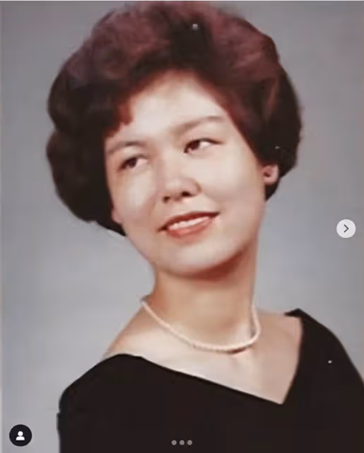 李小龍二姐李秋鳳去世，女兒李香凝曬舊照悼念姑姑