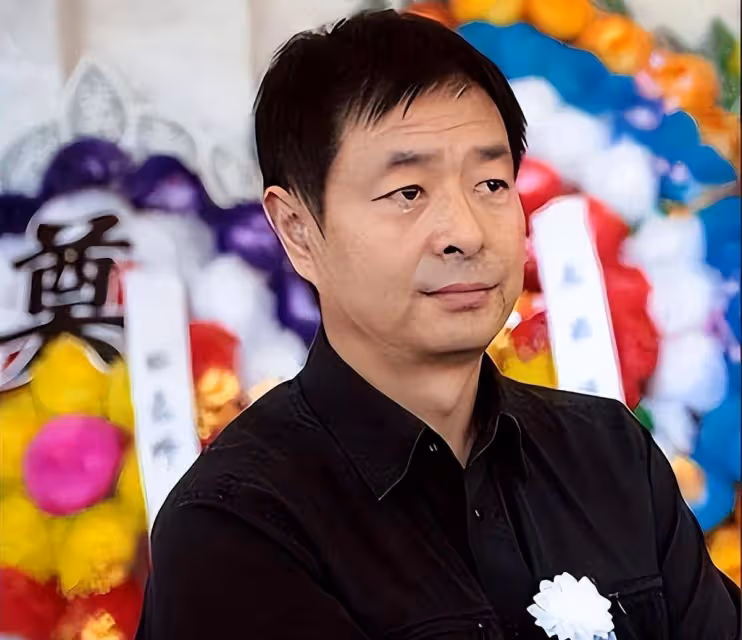 濮存昕:家人相繼去世,如今71歲不敢老去,還要照顧年邁的老母親