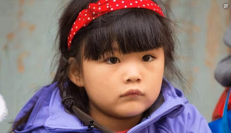 郭晶晶低調捐款三個億，力壓百萬伙食費的李湘，真假貴婦一目了然