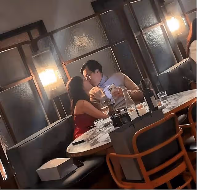 百億富豪馬清鏗原配曝光，被指撞臉陳少霞！曾被小三喊話她更有錢