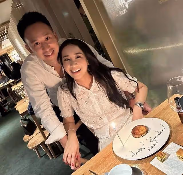 香港知名女星慶祝結婚10周年！嫁網球王子經歷小產，生3娃淡出圈