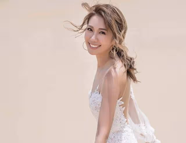 恭喜!40歲香港人氣女星宣布二胎平安生女,用時30分鐘便成功分娩