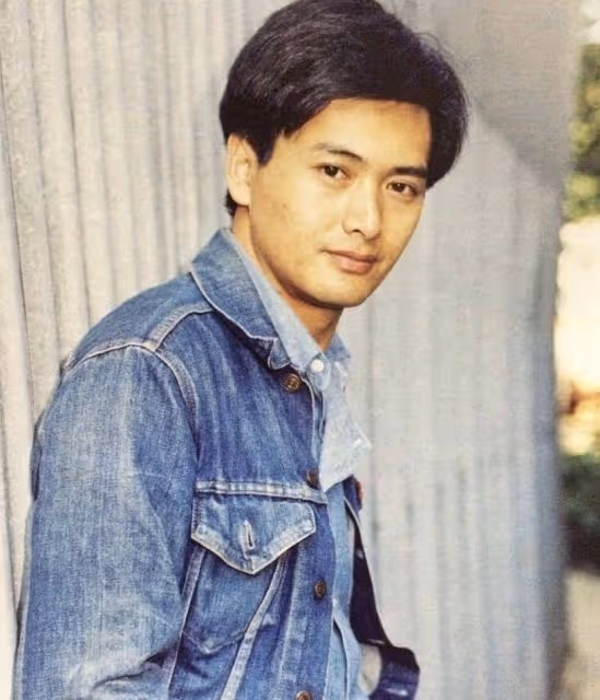 看到69歲周潤發現狀我才明白,他為何被人唾棄,吳孟達說對了