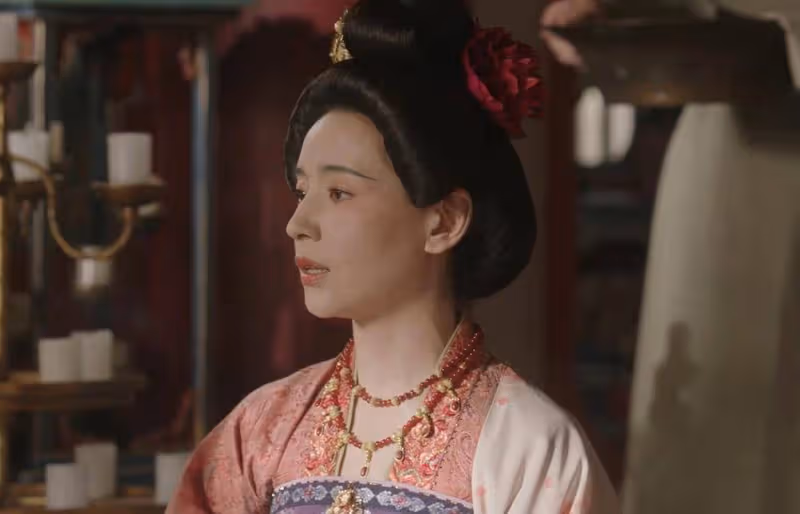 《國色芳華》:蔣母含淚而終後,才懂小姨為何年少守寡