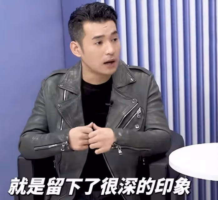 文松為追求妻子，從流行改唱二人轉，結婚時趙本山給了20萬首付