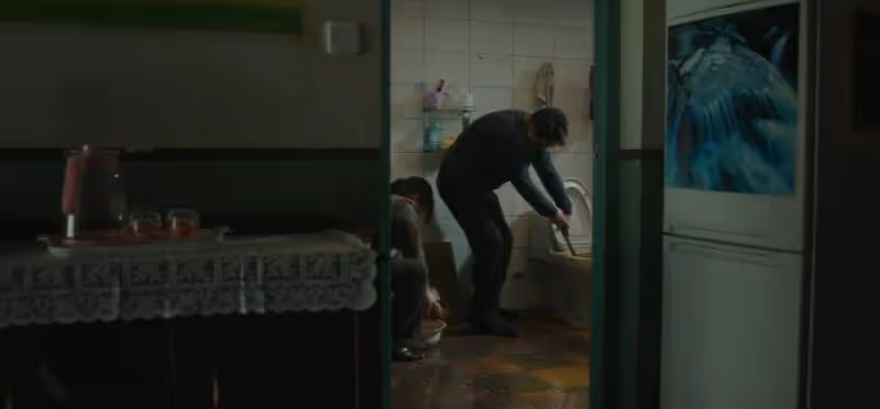 放不開就別演惡人!看《漂白》王千源吃血橘子,才知什麼叫真瘋批