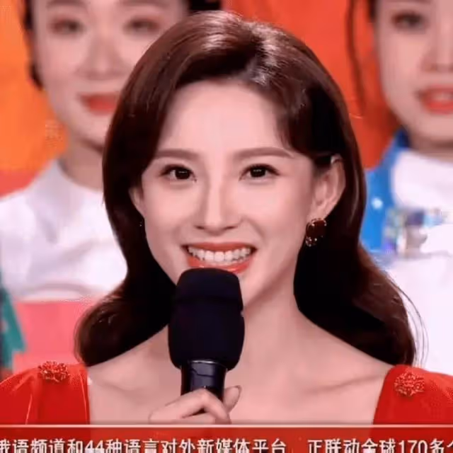 大美女馬凡舒再當春晚主持人!告別《天下足球》有遺憾