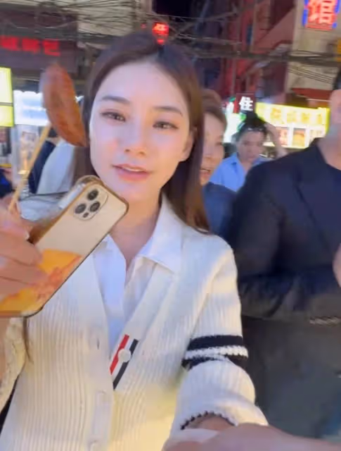 汪小菲夫妻回老家過年!張蘭貼心教兒媳包包子,馬筱梅小動作搶鏡